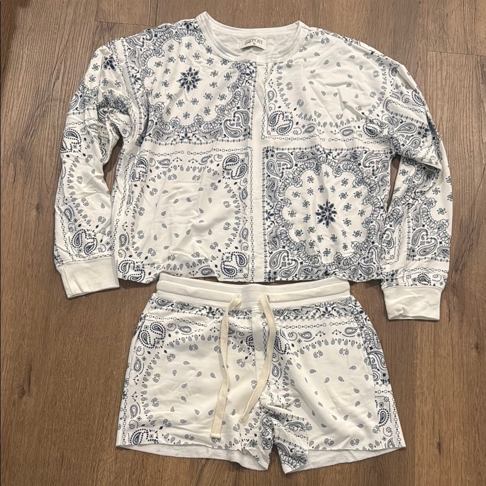 The Post Blue and White Paisley Comfy Set